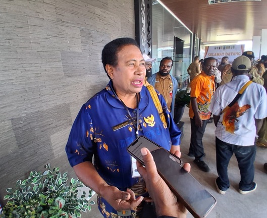 (Wakil Ketua MRP Papua Tengah, Paulina Marey)