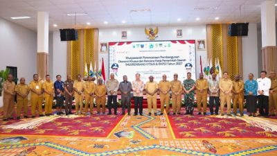 (Gubernur Papua Tengah Ajak Generasi OAP Manfaatkan Kesempatan Kerja Nasional)