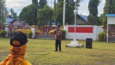 (Pimpin Apel di Kantor Distrik Nabire Kota, Sekda Soroti Kebiasaan ASN yang Suka Telat)