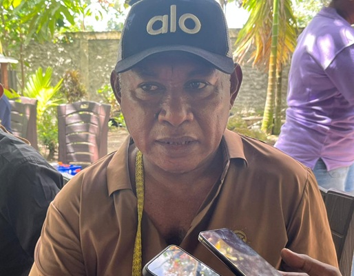 (Tokoh Adat pesisir, Hendrik Andoi)