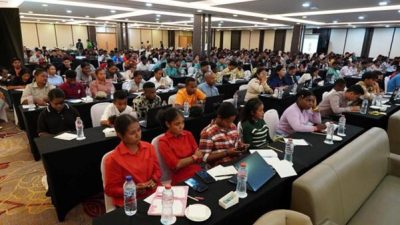 (Antusiasme Pelatihan AI di Timika Membludak, Ratusan Peserta Siap Hadapi Era Digital)