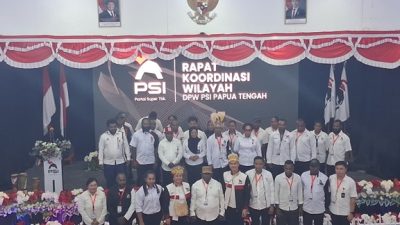 (Kaesang Lantik Pengurus PSI Papua Tengah, Isaias Douw: “Saya Jokowi Papua Tengah”)