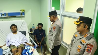 (Kapolda Papua Tengah Kunjungi Korban Penembakan di RSMM Timika)