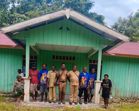 (Anggota DPRK Nabire Temukan Krisis Pelayanan Kesehatan dan Pendidikan di Kampung Aibore Siriwo)