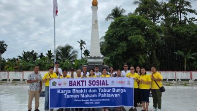 (Umat Buddha Nabire Tabur Bunga di TMP Sambut Tri Suci Waisak 2026/2570 BE)