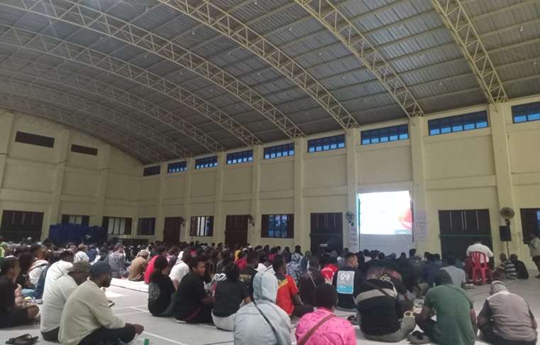 (Ratusan Warga Nabire Ikut Nobar Film “Pesta Babi”, Angkat Isu PSN di Papua)