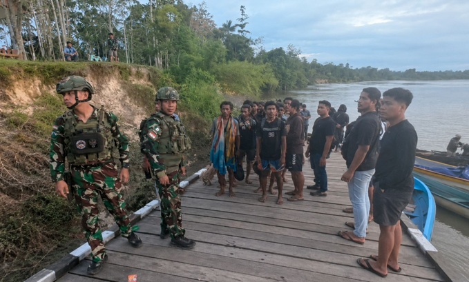 (Koops TNI Habema Evakuasi 44 Pendulang Emas dari Awimbon Pegunungan Bintang Akibat Gangguan Keamanan OPM)