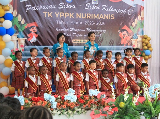 (Pelepasan 86 Siswa TK YPPK Nuri Manis Nabire Berlangsung Haru, Empat Kelas Kelompok B Resmi Ditamatkan)
