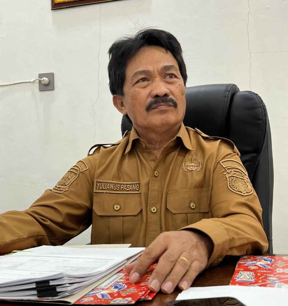 (Sekretaris Daerah (Sekda) Kabupaten Nabire, Yulianus Pasang, S.Pd., M.Pd)