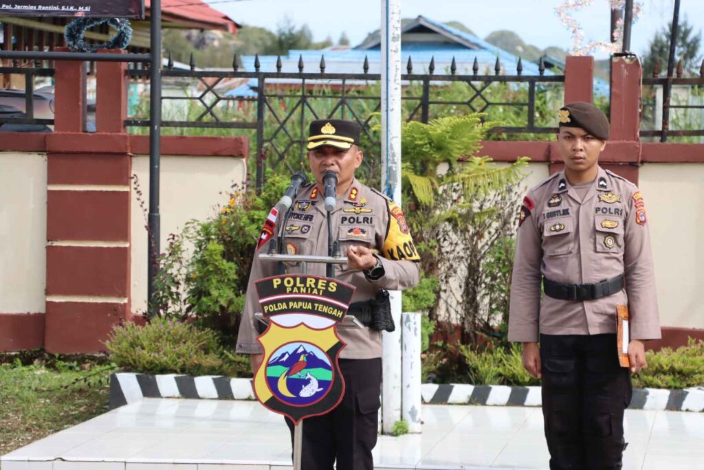 (Kapolres Paniai, AKBP Roycke H.F. Betaubun, S.IP., S.I.K., M.Si., M.Tr.Opsla)