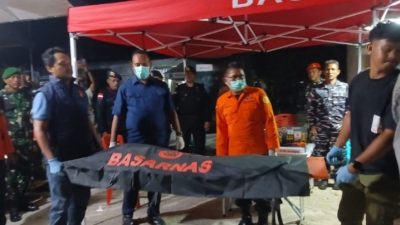 (Basarnas Serahkan 13 serpihan Tubuh Korban Bom Biak ke Tim Inafis)