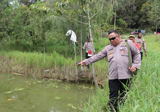 (Polres Paniai Siapkan Pembibitan Ikan dan Sayuran di Bibida, Warga Sambut Positif)