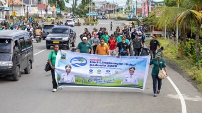(Ratusan Orang Turun Bersihkan Nabire, Gubernur Papua Tengah: Bumi Tidak Butuh Janji, Tapi Aksi Nyata)
