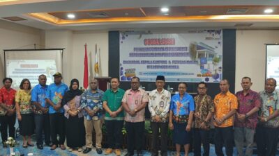 (Disdukcapil Mimika Sosialisasikan Tertib Administrasi Kependudukan kepada Aparat Kampung)