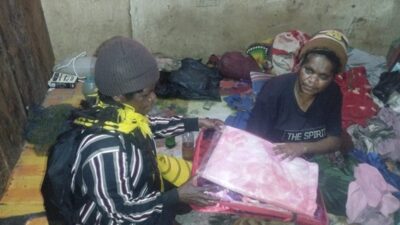 (Pemkab Deiyai Salurkan 1.000 Selimut dan Kelambu untuk Kelompok Rentan di Berbagai Kampung)