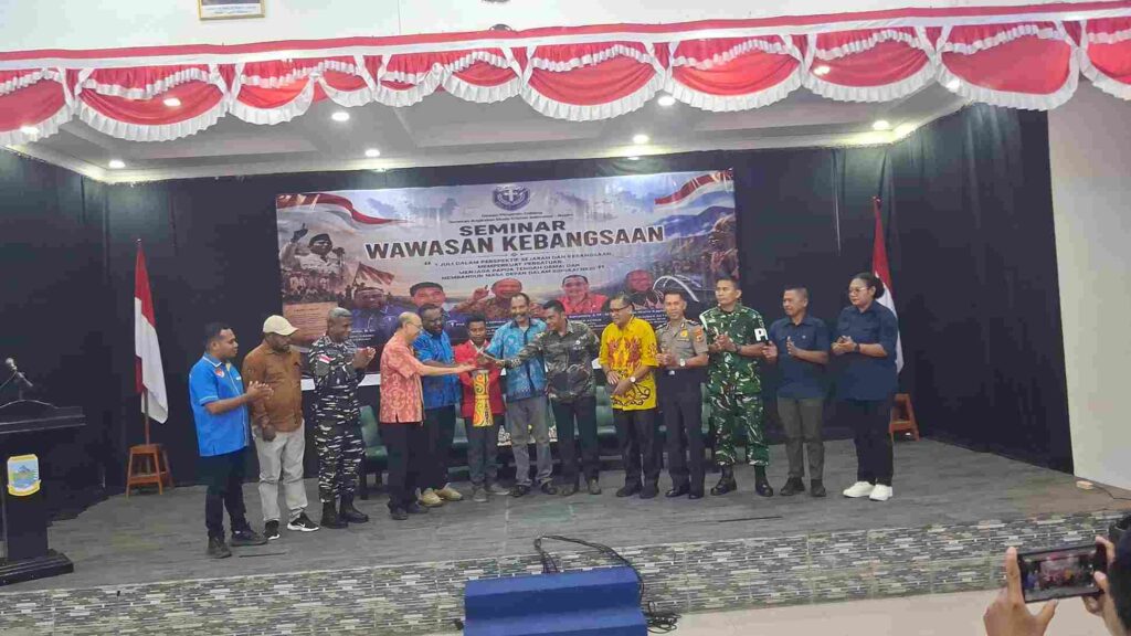 (GAMKI Nabire Gelar Seminar Kebangsaan, Keberagaman Disebut Kekuatan Membangun Papua Tengah)