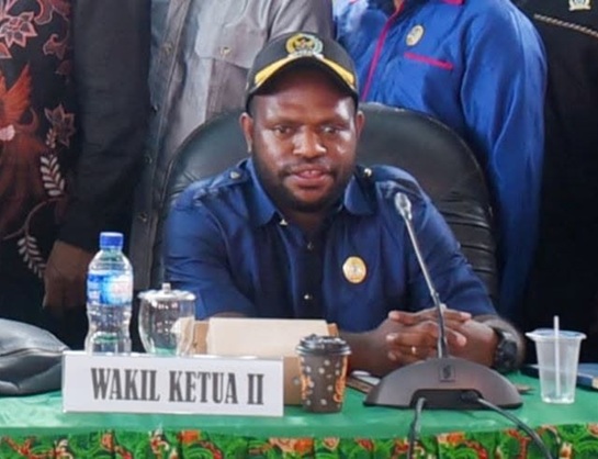 (Wakil Ketua II DPRK Kabupaten Nabire, Joni Nehemia Pakage)