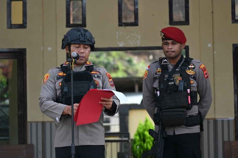 (Kapolres Dogiyai, AKBP Dennis Arya Putra)