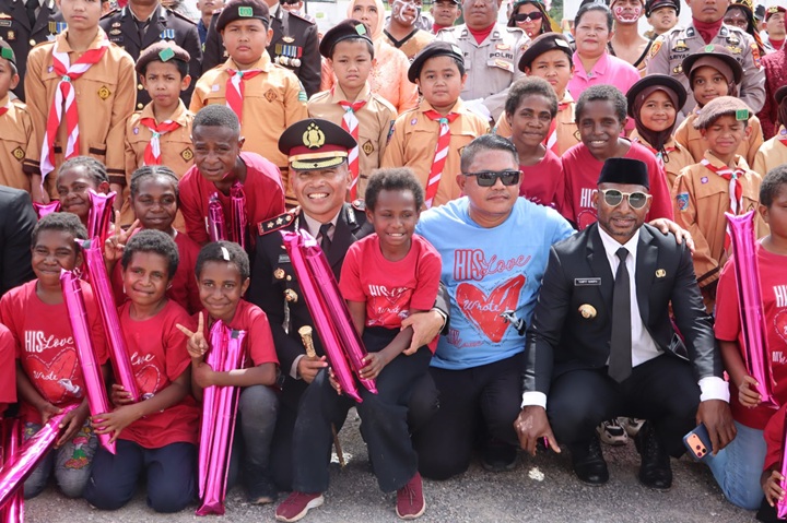 (Peringatan Hari Bhayangkara ke-80 di Paniai Jadi Simbol Sinergi Polri, Pemda, dan Masyarakat)