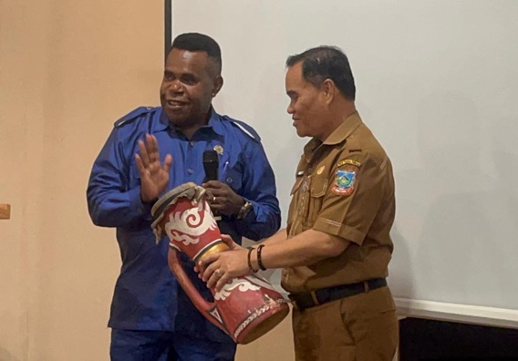 (MRP Papua Tengah Gelar Sosialisasi Otsus dan ToT, Perkuat Pemahaman Dana Otsus serta Perlindungan Hak OAP)