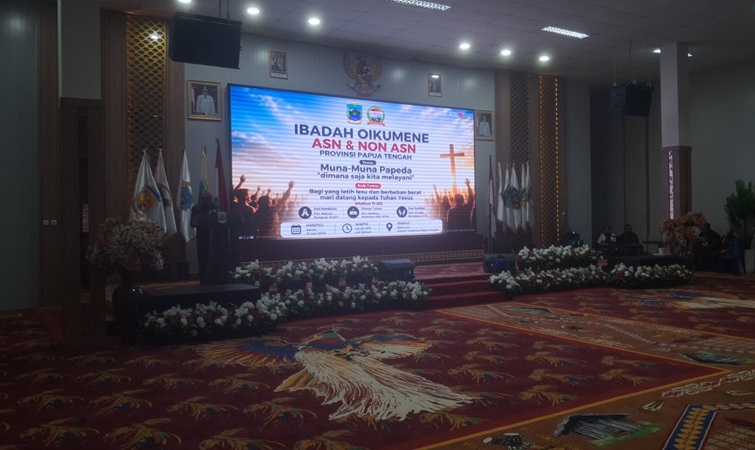 (Ibadah Oikumene ASN Papua Tengah, Ketua FKUB Ajak ASN Tinggalkan Ego dan Andalkan Tuhan Yesus)