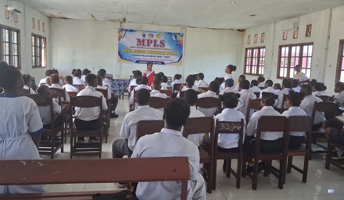 (Lebih dari 70 Siswa Ikuti MPLS SMKS Kesehatan Anigou Nabire Tahun 2026)