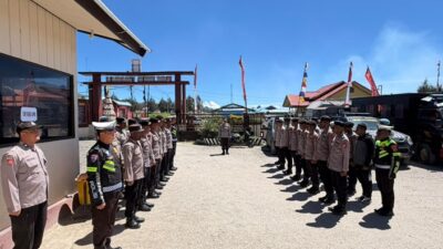 (Jaga Kamtibmas Tetap Kondusif, Polres Paniai Rutin Gelar Serah Terima Piket Fungsi dan Penjagaan)