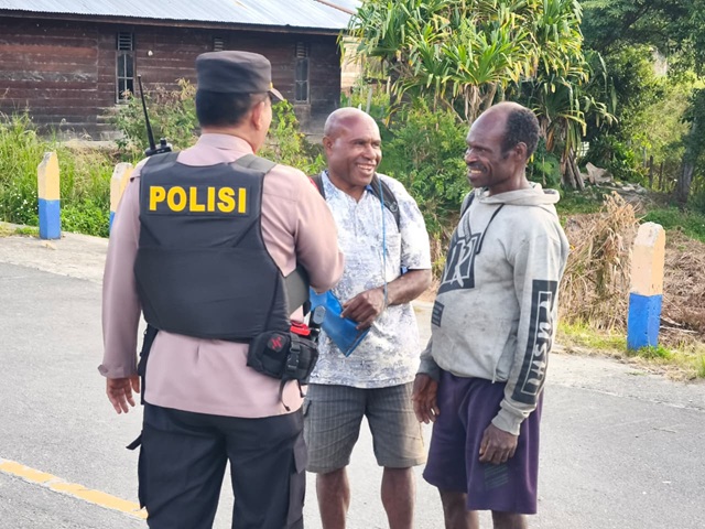 (Polres Dogiyai Gelar Patroli Jarak Jauh, Pastikan Situasi Kamtibmas Tetap Kondusif)