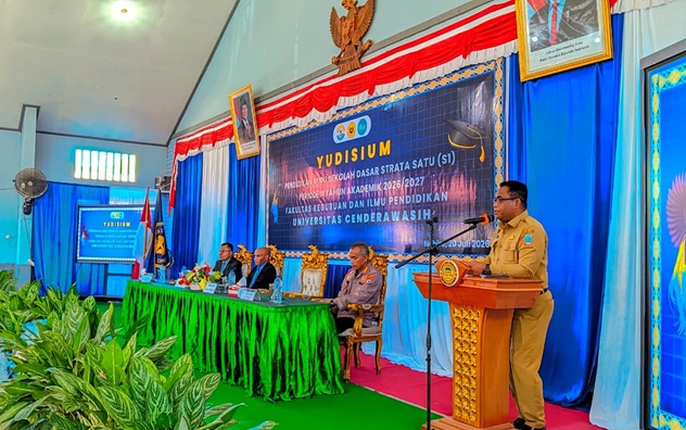 Gubernur Papua Tengah Minta Lulusan PGSD Uncen Nabire Siap Mengabdi hingga Daerah Terpencil