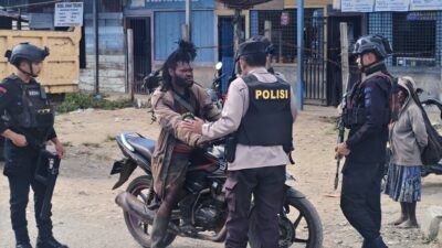 (Polres Dogiyai Amankan Satu Pisau dalam Razia Sajam)