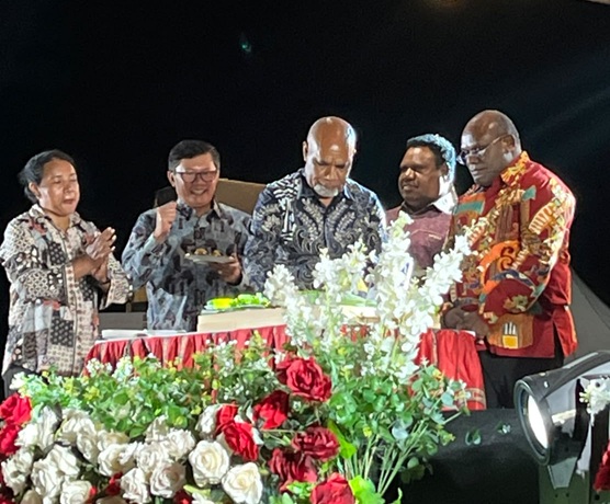 (Gubernur Meki Nawipa: Empat Tahun Papua Tengah Saatnya Evaluasi, Bukan Sekadar Perayaan)
