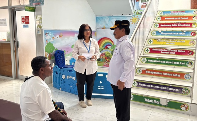(Sekda Nabire Sidak Puskesmas Siriwini, Temukan Fakta Berbeda dari Laporan)
