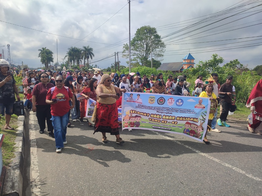 (Pawai Budaya 78 TK Semarakkan Hari Anak Nasional di Mimika)