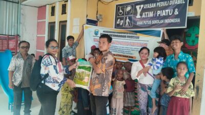 (Pemkab Nabire Salurkan Satu Ton Beras untuk Yayasan Difabel)