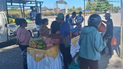 (Bank Indonesia dan Bulog Nabire Gelar Gerakan Pangan Murah, Beras SPHP Dijual Rp62 Ribu per Sak)