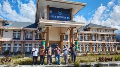 (Diskoperindag Papua Tengah Dorong Pembentukan Koperasi Ojek dan Penguatan IKM saat Kunjungan Kerja ke Intan Jaya)