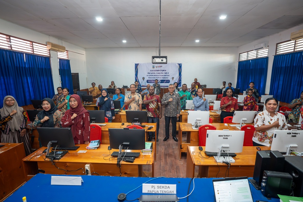 (61 ASN Papua Tengah Ikuti Sertifikasi Pengadaan Barang dan Jasa)