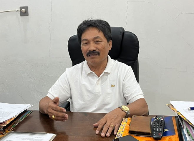 (Sekretaris Daerah Kabupaten Nabire, Yulianus Pasang)