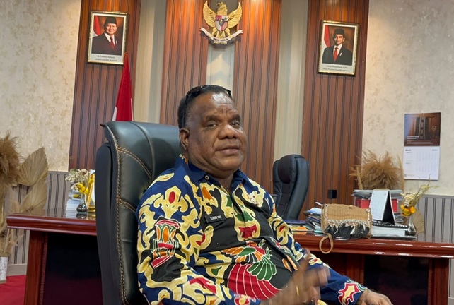 (Ketua Sekretariat Bersama (Sekber) Program Bangkit Papua Tengah yang juga menjabat Kepala Badan Perencanaan Pembangunan, Riset, dan Inovasi Daerah (Bapperida) Papua Tengah, Elieser Yogi)