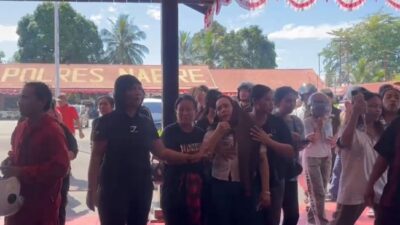 (Keluarga Korban Pembunuhan Pelajar di Nabire Datangi Polres, Tuntut Pelaku Dihukum Berat)