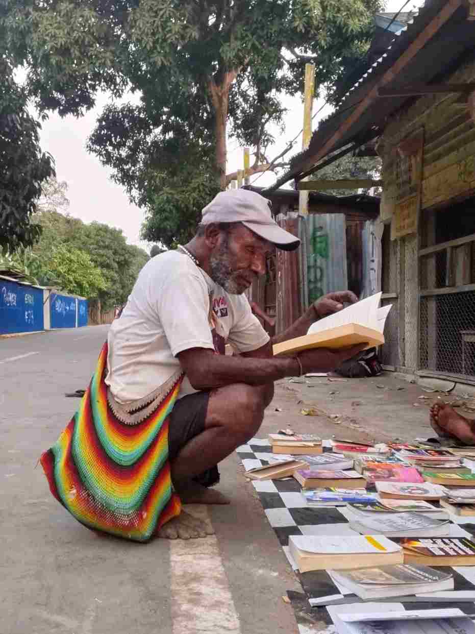 Gerakan MABUK Tumbuhkan Budaya Literasi di Mapiduba, Daniel Tauwai Jadi Inspirasi