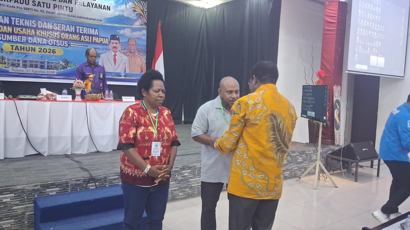 51 Pengusaha OAP di Nabire Kantongi Sertifikat Badan Usaha, Ini Pesan Bupati