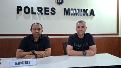 (Kapolres Mimika AKBP Alredo Rumbiak dalam jumpa pers)