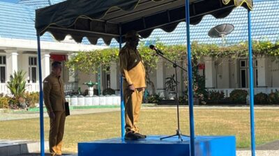 (Pemkab Nabire Serahkan SK Kenaikan Pangkat kepada 67 ASN, Ini Pesan Bupati)