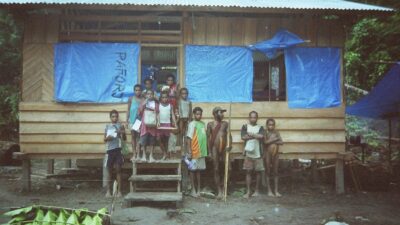 (Suku Auye, Hutan Papua, dan Mimpi yang Menjadi Nyata Lewat Pendidikan)