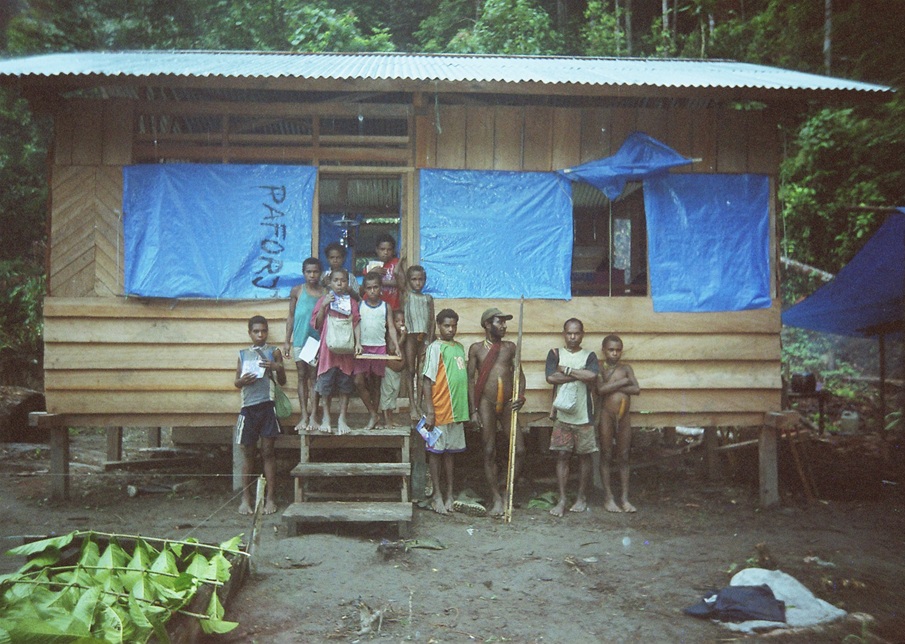 (Suku Auye, Hutan Papua, dan Mimpi yang Menjadi Nyata Lewat Pendidikan)