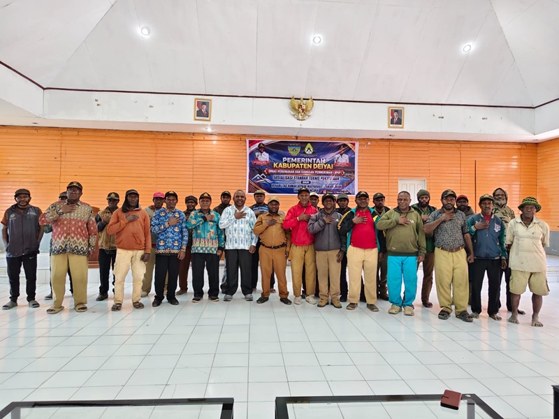 (Pemkab Deiyai Perkuat Kesiapsiagaan Relawan Lewat Pelatihan Rumah Tanggap Bencana)
