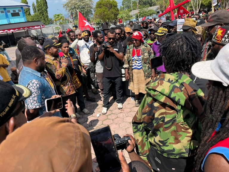 (Aksi KNPB di Nabire Kembali Soroti Konflik Papua dan Hak Penentuan Nasib Sendiri)
