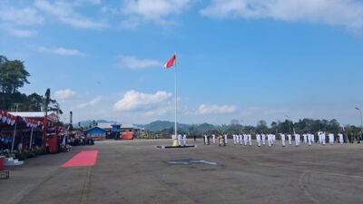 (Upacara HUT ke-81 RI di Papua Tengah Berlangsung Khidmat, Gubernur hingga Menteri HAM Hadir)