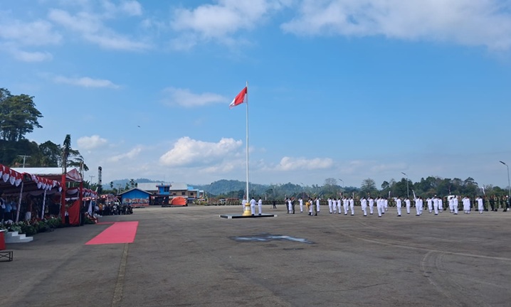 (Upacara HUT ke-81 RI di Papua Tengah Berlangsung Khidmat, Gubernur hingga Menteri HAM Hadir)